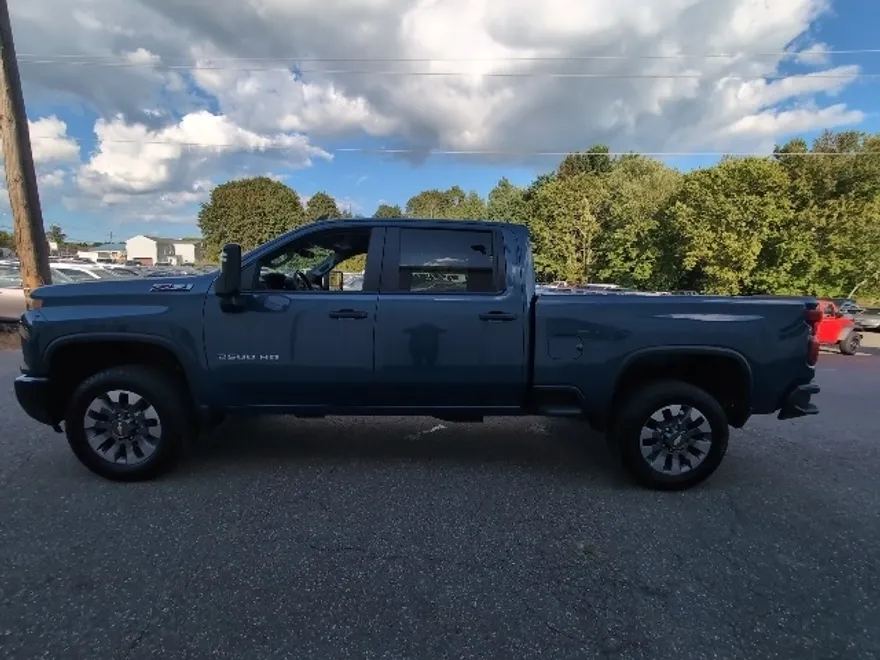 2024 Chevrolet Silverado 2500HD Custom photo 1