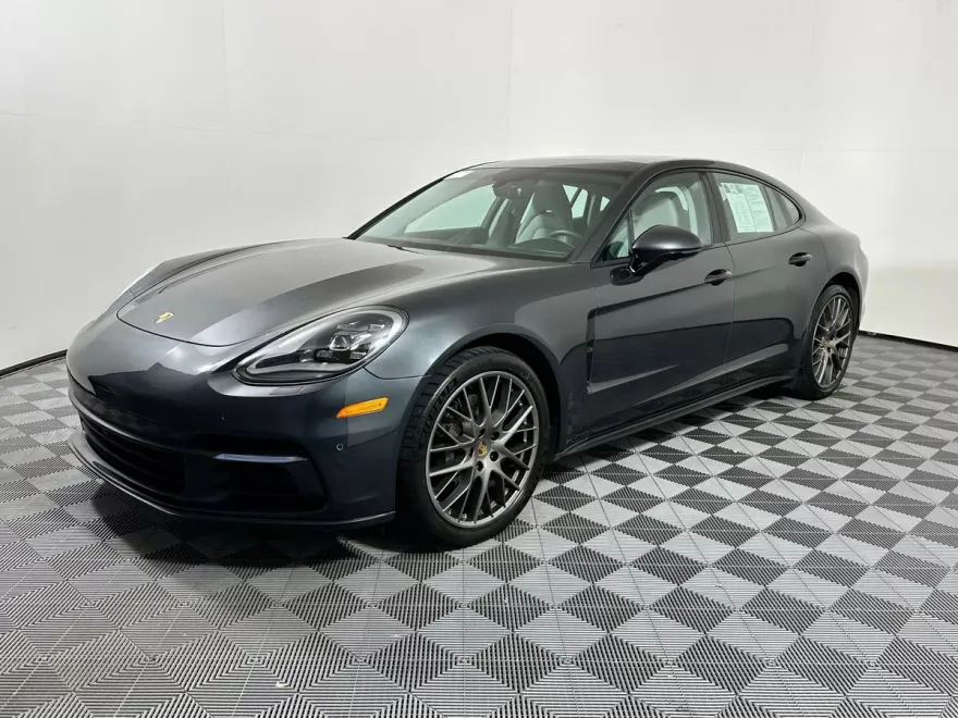 2018 Porsche Panamera 4S photo 1