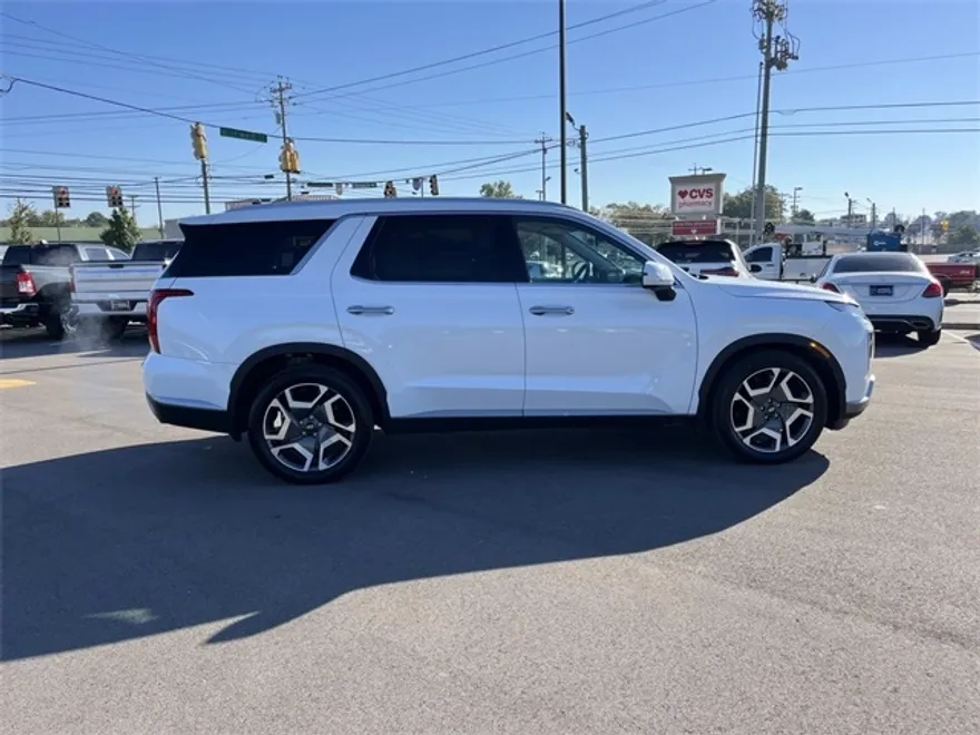 2024 Hyundai Palisade SEL photo 1
