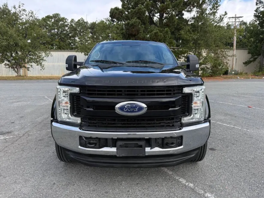 2017 Ford F-550 photo 1
