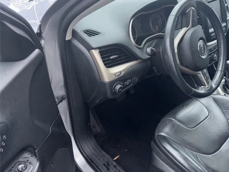 2016 Jeep Cherokee Limited photo 1