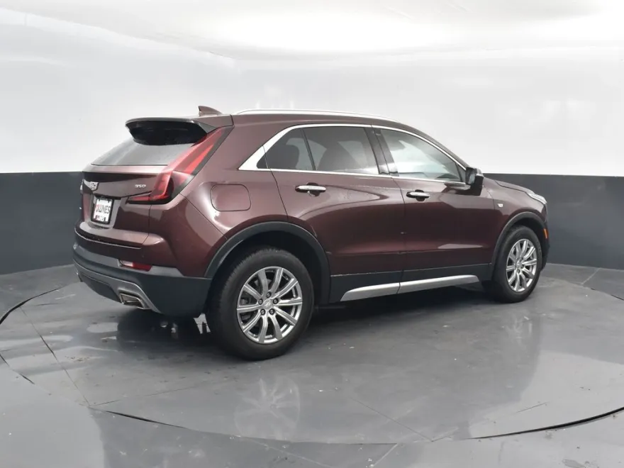 2023 Cadillac XT4 Premium Luxury photo 1