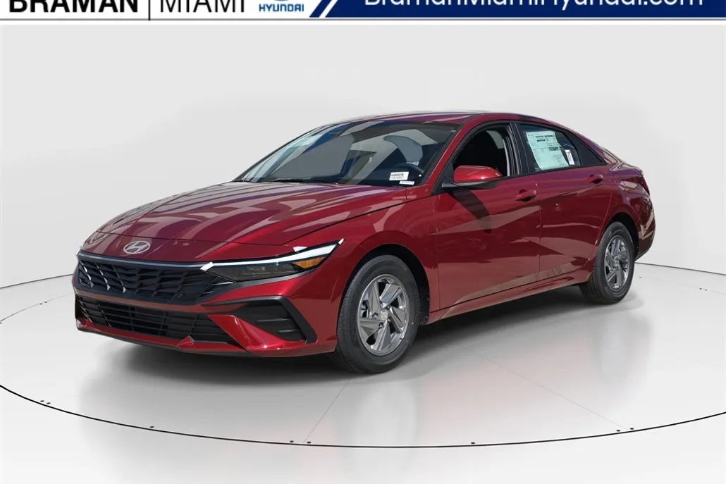 2025 Hyundai Elantra SE photo 1