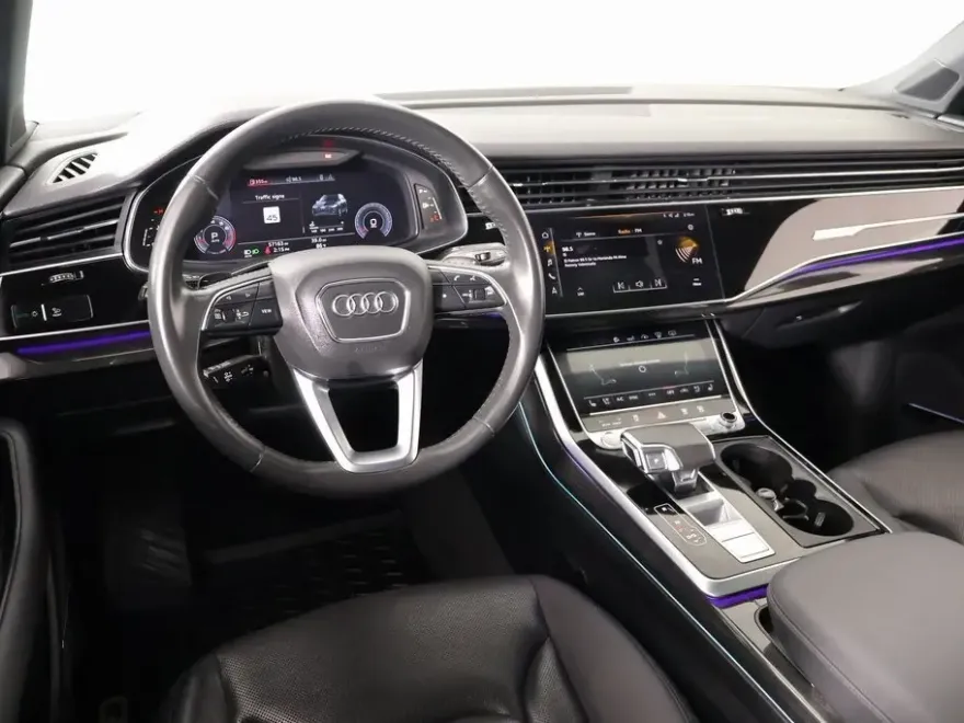 2020 Audi Q7 Prestige 55 photo 1