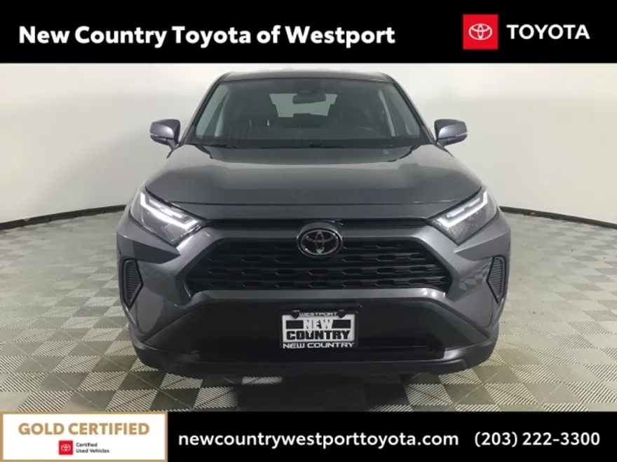 2023 Toyota RAV4 LE photo 1