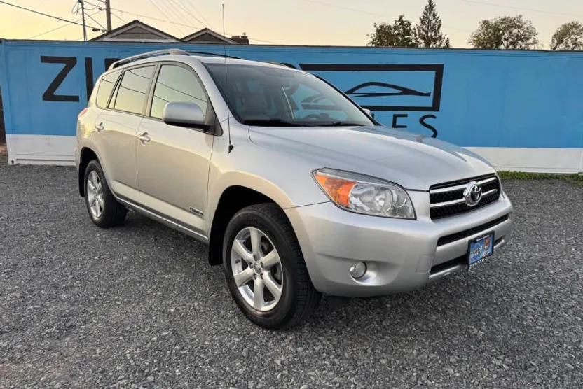 2007 Toyota RAV4 Limited photo 1