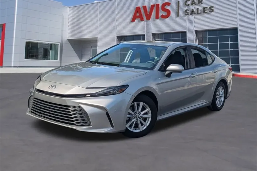 2025 Toyota Camry LE photo 1