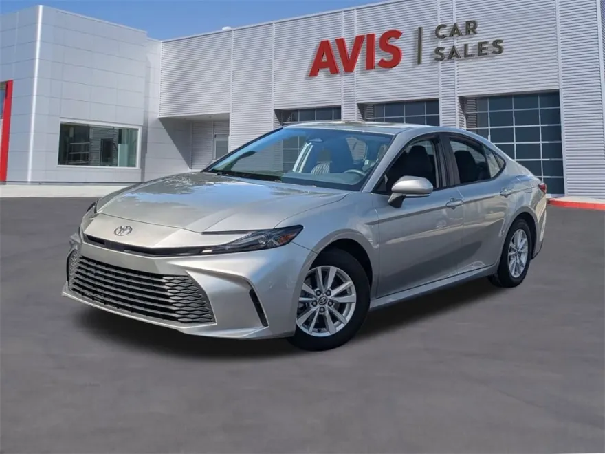 2025 Toyota Camry LE photo 1