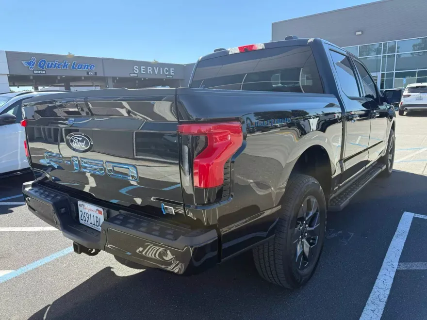 2024 Ford F-150 Lightning photo 1