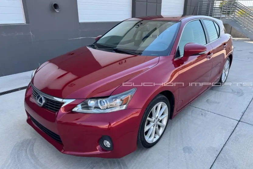 2013 Lexus CT 200h photo 1
