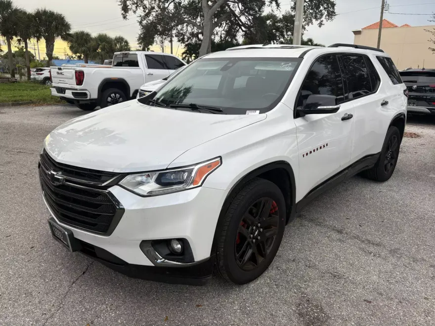 2019 Chevrolet Traverse Premier photo 1