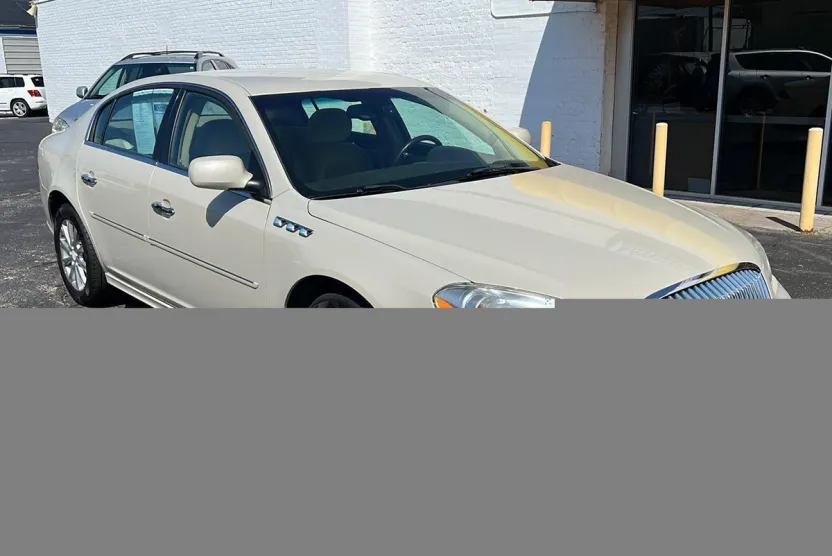 2011 Buick Lucerne CX photo 1