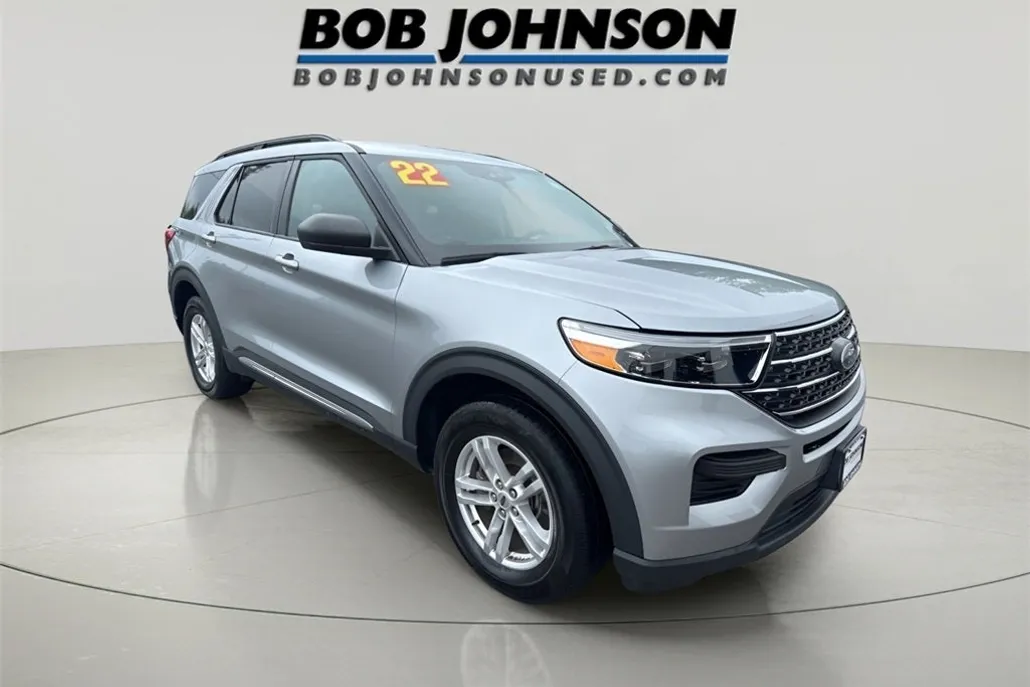 2022 Ford Explorer XLT photo 1