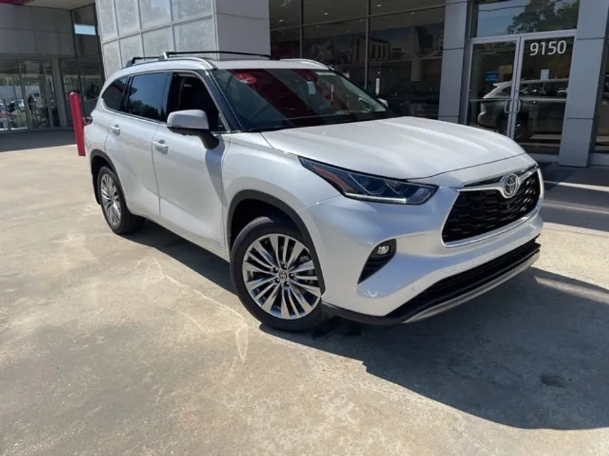 2025 Toyota Highlander Hybrid Platinum photo 1