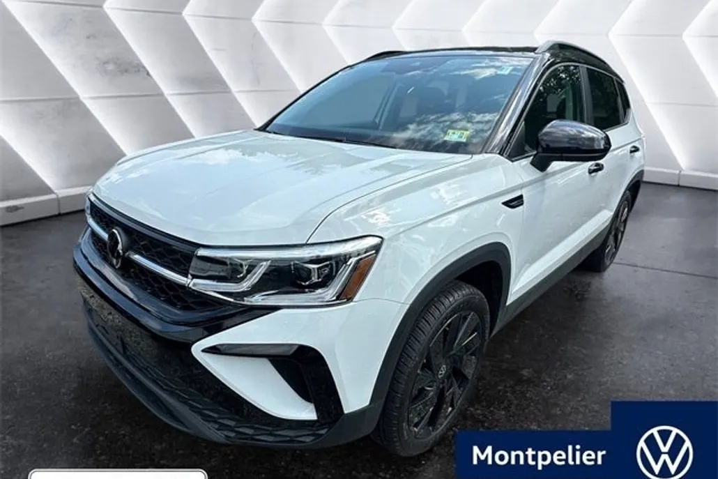 2024 Volkswagen Taos SE photo 1