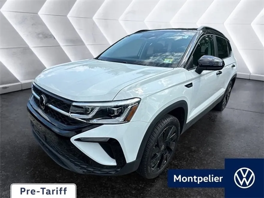2024 Volkswagen Taos SE photo 1