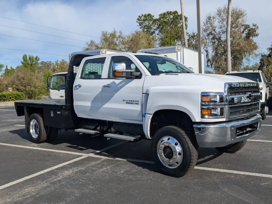 2024 Chevrolet Silverado 5500HD Work Truck photo 1