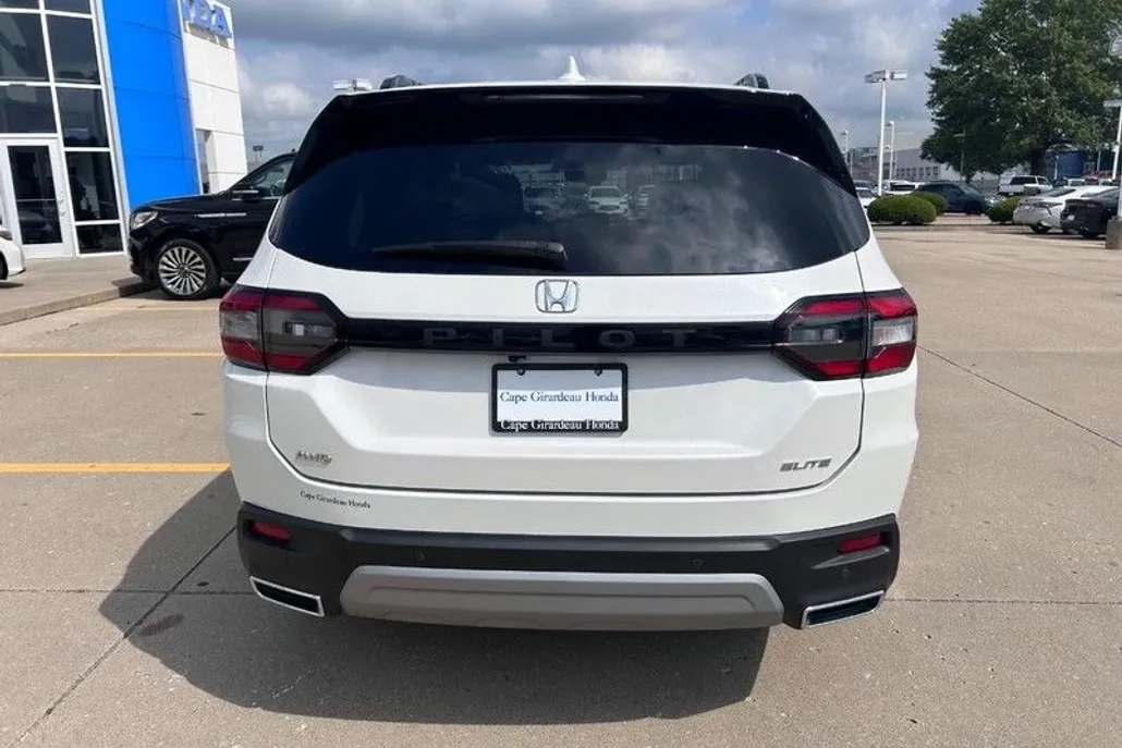 2023 Honda Pilot Elite photo 1