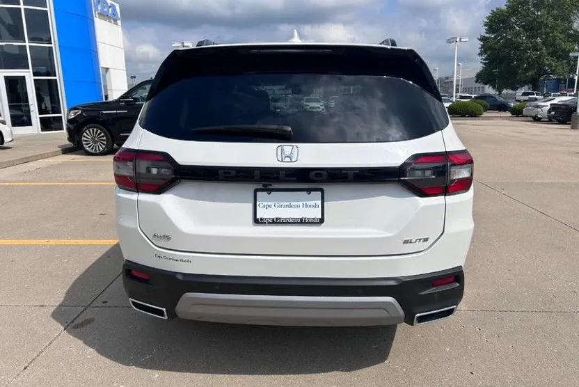 2023 Honda Pilot Elite photo 1