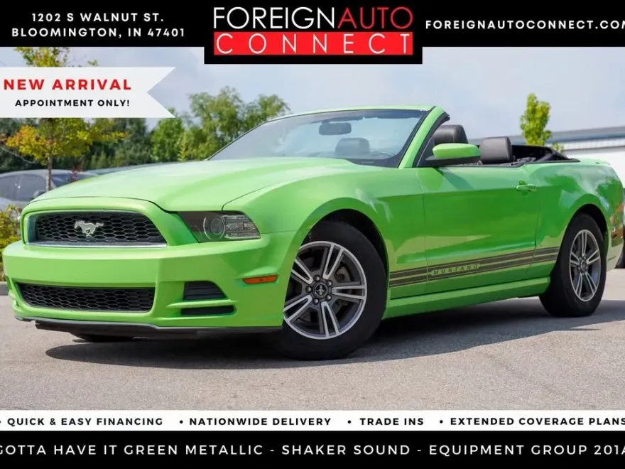 2013 Ford Mustang V6 Premium photo 1