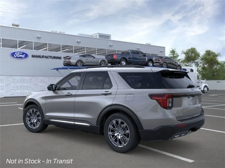 2025 Ford Explorer photo 1