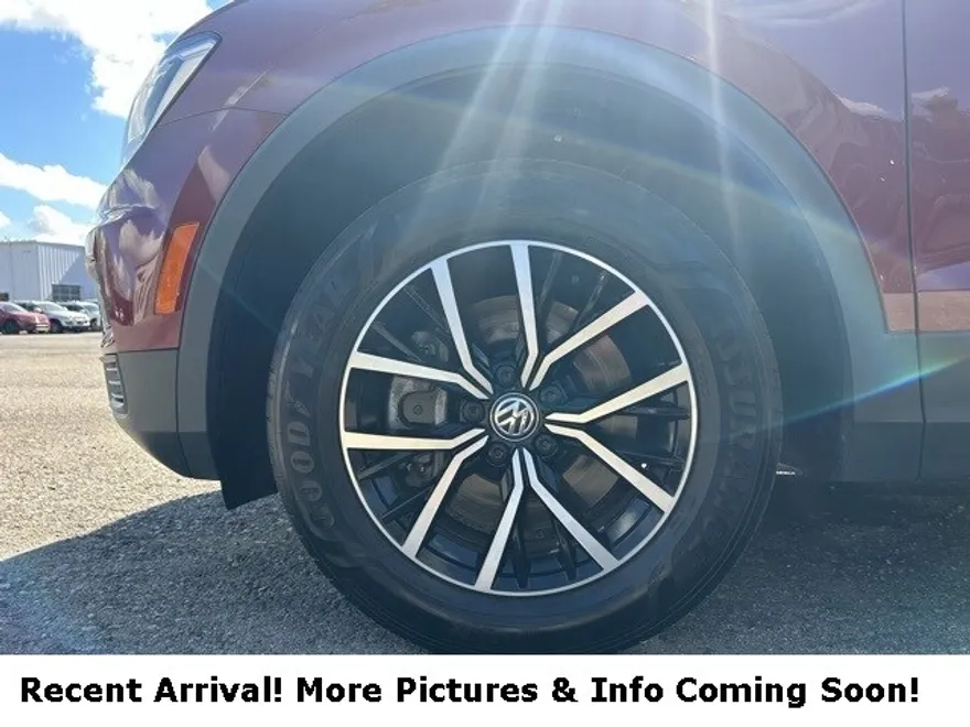 2021 Volkswagen Tiguan SE photo 1