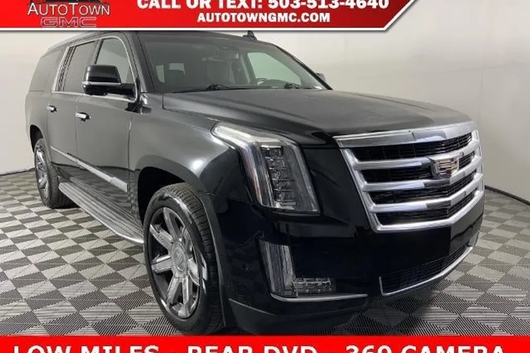 2017 Cadillac Escalade ESV Luxury photo 1