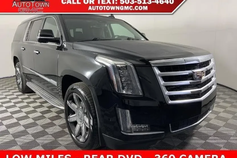 2017 Cadillac Escalade ESV Luxury photo 1