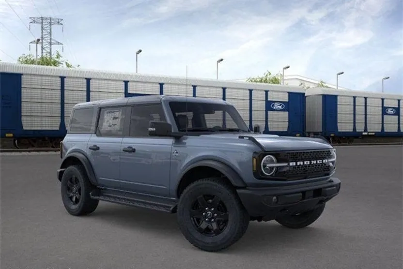 2025 Ford Bronco Outer Banks photo 1