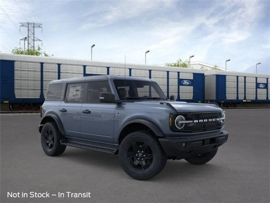2025 Ford Bronco Outer Banks photo 1