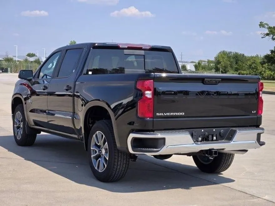 2026 Chevrolet Silverado 1500 LT photo 1