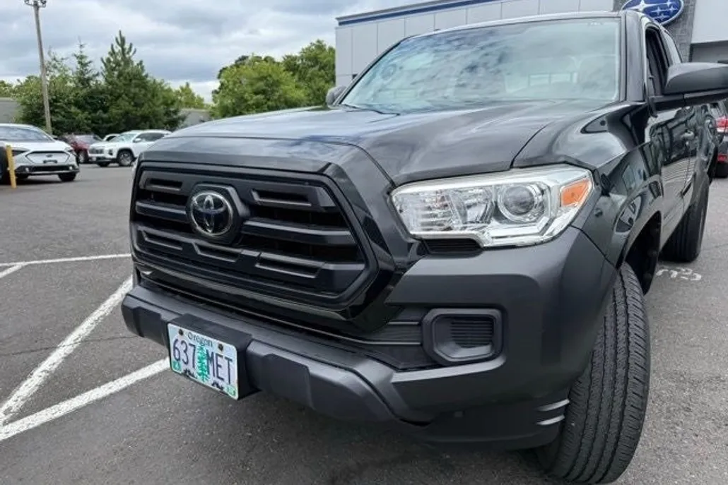 2018 Toyota Tacoma SR photo 1