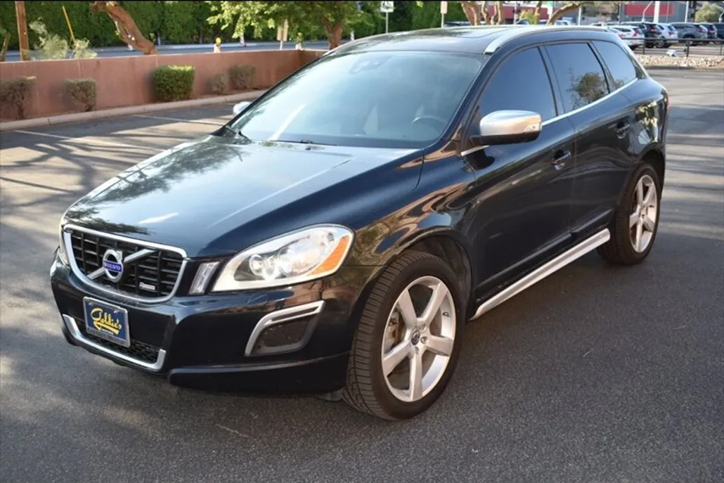 2013 Volvo XC60 T6 R-Design Platinum photo 1