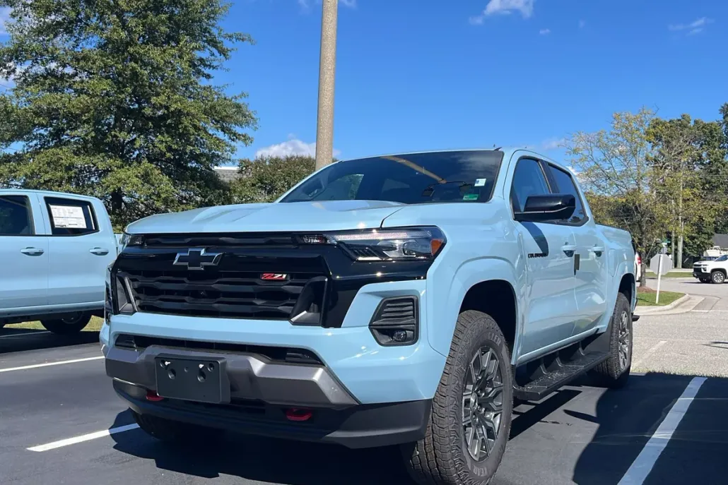2026 Chevrolet Colorado Z71 photo 1