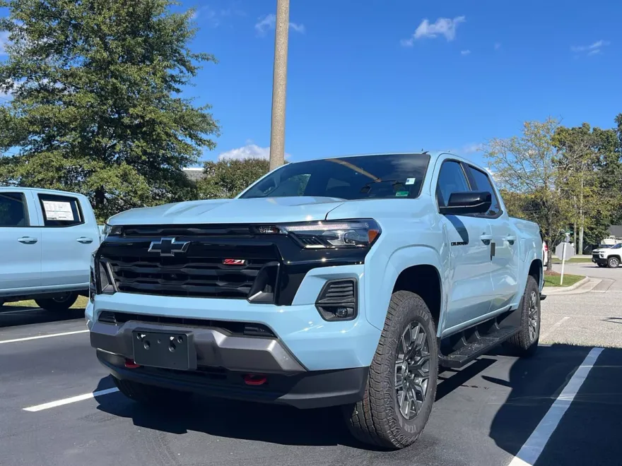 2026 Chevrolet Colorado Z71 photo 1