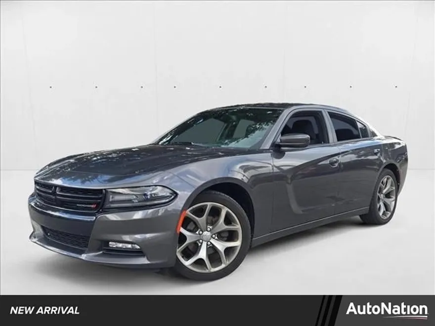 2015 Dodge Charger SXT photo 1