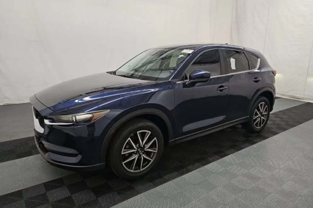 2018 Mazda CX-5 Touring photo 1