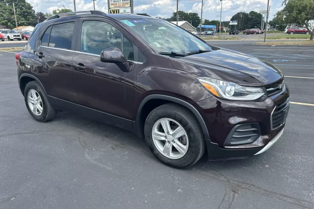 2020 Chevrolet Trax LT photo 1