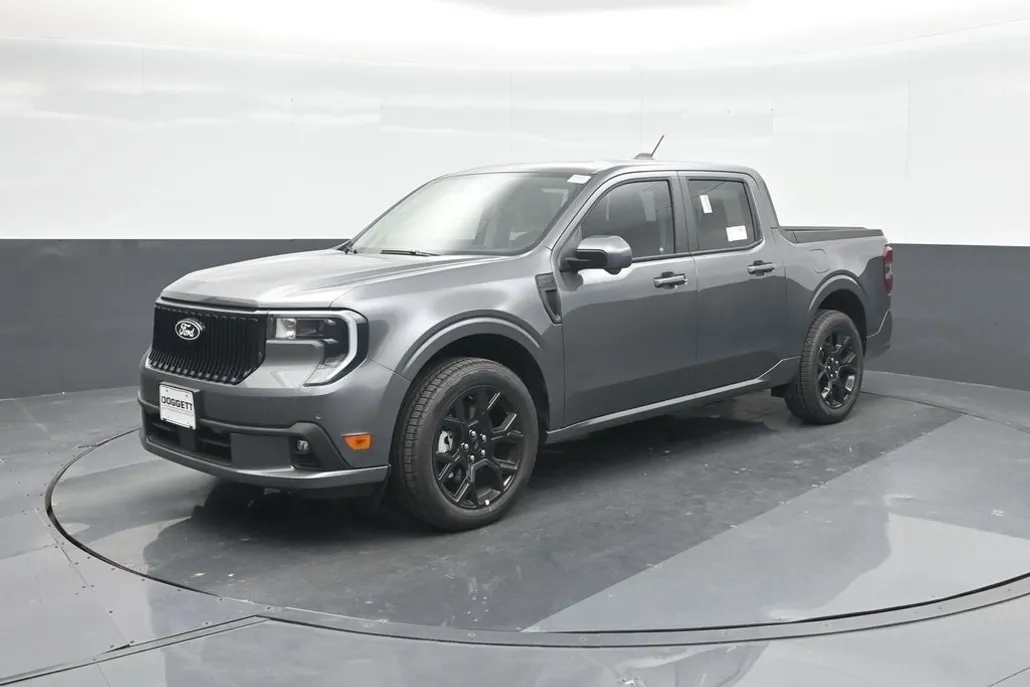 2025 Ford Maverick photo 1