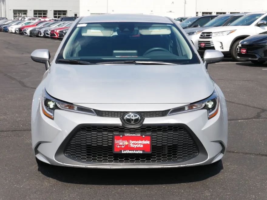 2022 Toyota Corolla LE photo 1
