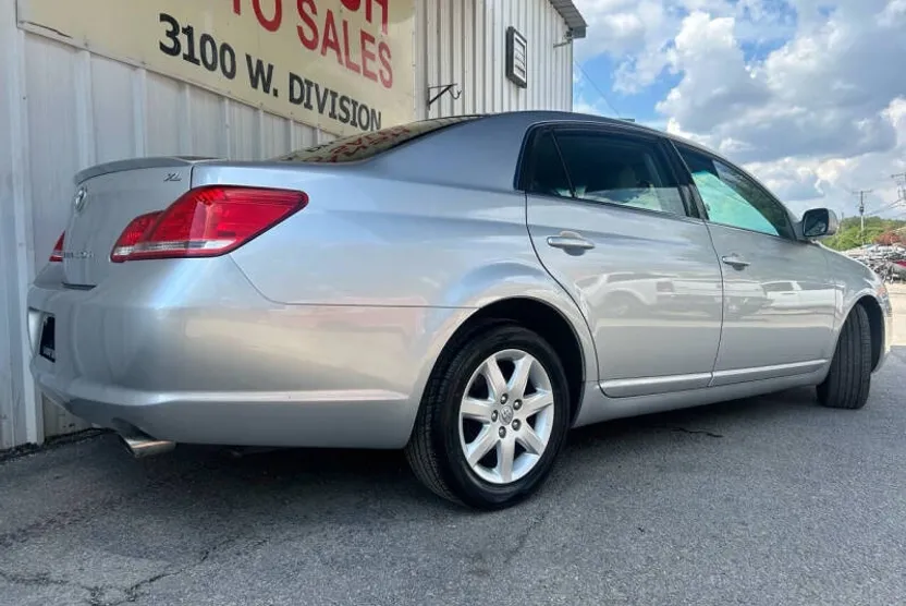 2006 Toyota Avalon XL photo 1