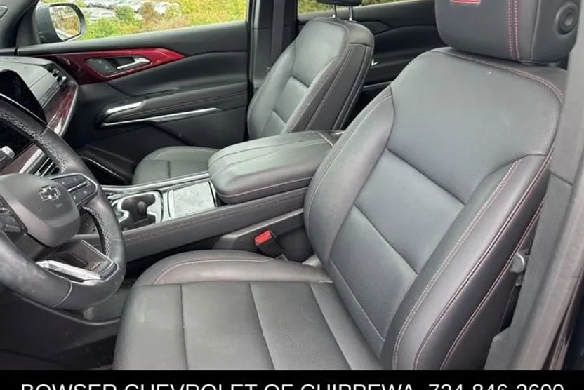 2024 Chevrolet Traverse Z71 photo 1