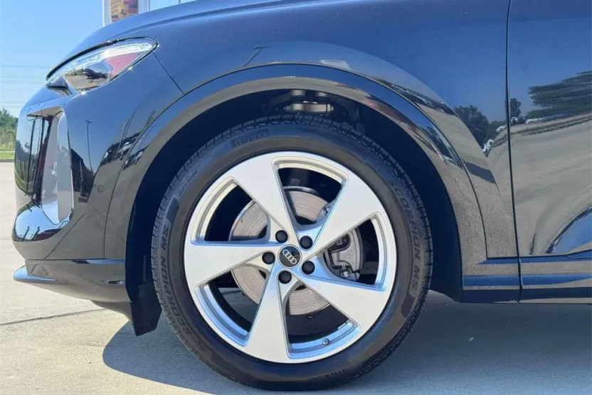2025 Audi Q5 2.0T Prestige Premium photo 1