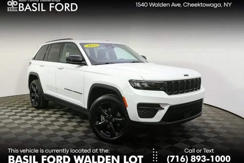 2023 Jeep Grand Cherokee Altitude photo 1