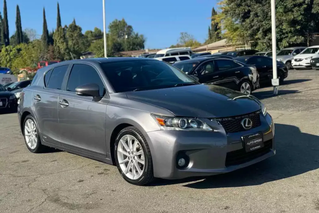 2013 Lexus CT 200h photo 1