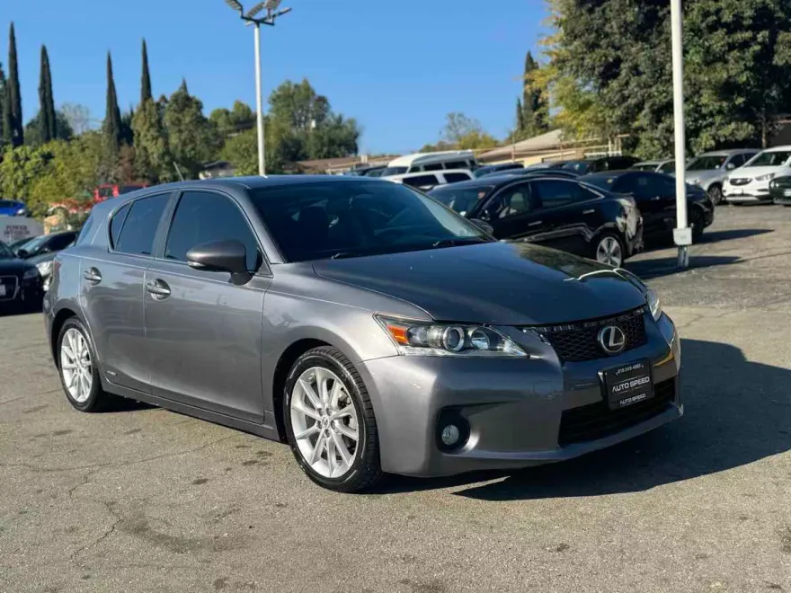 2013 Lexus CT 200h photo 1