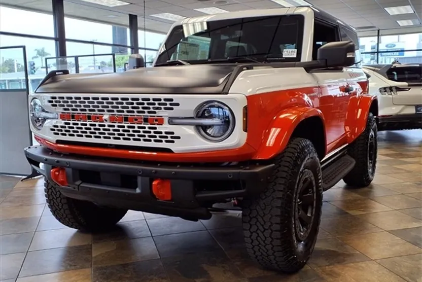 2025 Ford Bronco First Edition photo 1