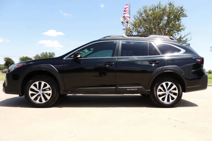 2023 Subaru Outback Premium photo 1