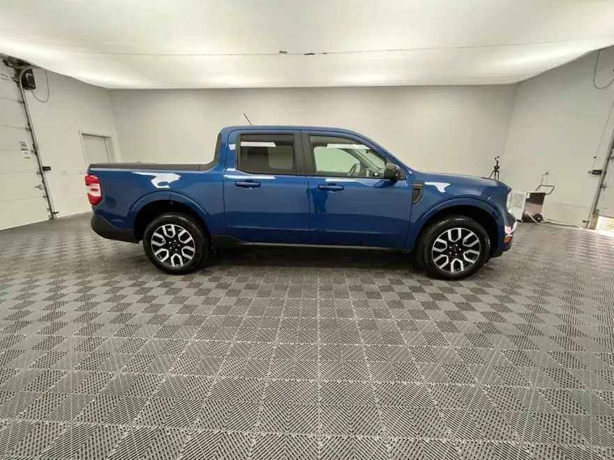 2024 Ford Maverick Lariat photo 1