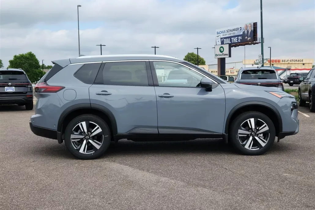 2025 Nissan Rogue SL photo 1